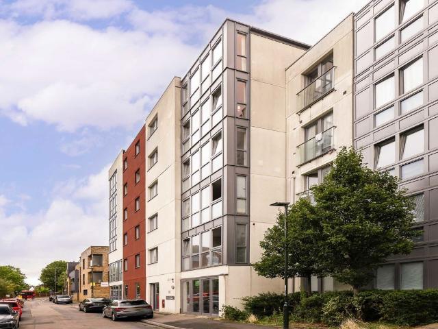 Apartment for rent in North Sheen, Greater London
