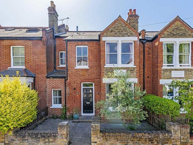 Apartment for rent in St Margarets, Greater London