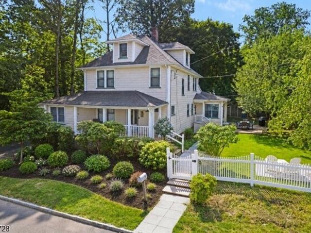 House for sale in Caldwell, New Jersey
