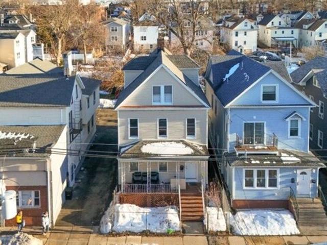 House for sale in Elizabeth, New Jersey