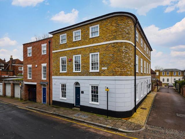 Apartment for rent in St. Mildred's, The Bridge