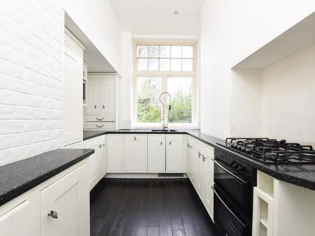 Apartment for rent in North Ascot, Ascot