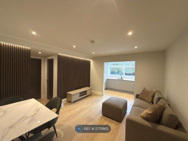 Apartment for rent in London Borough of Enfield, Greater London