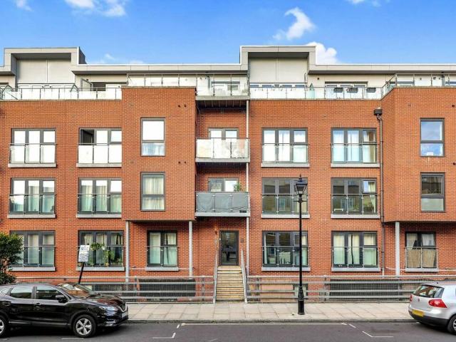 Apartment for rent in Old Ford, Bow