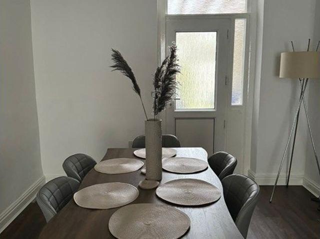 House for rent in Plasnewydd, Falcon Lodge