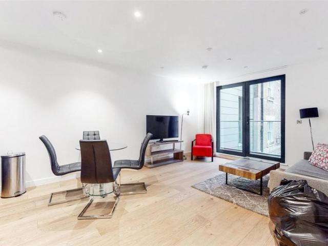 Apartment for rent in St. George in the East, Greater London