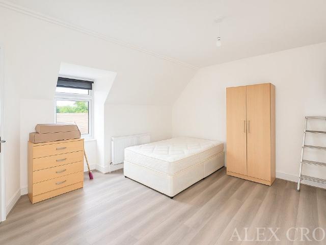 Studio for rent in Enfield Lock, Greater London