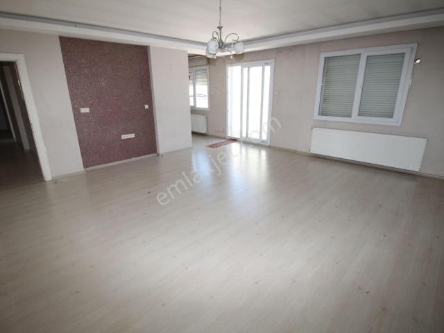 Reis Mahallesi, Karabağlar içerisinde kiralık mülk