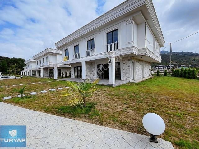 Gülyali içerisinde satılık Villa