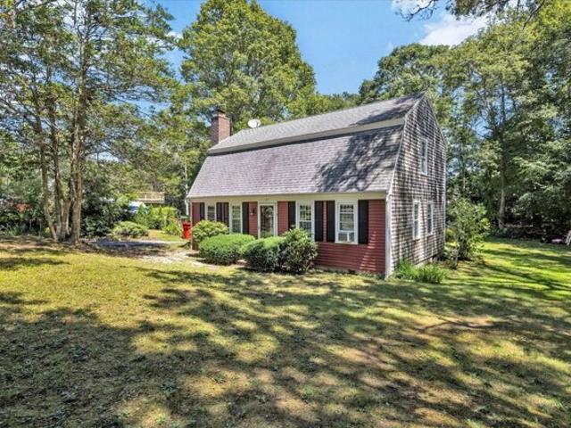 House for sale in Mashpee, Barnstable County