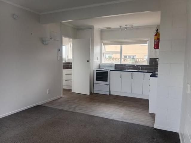 Apartment for rent in Ōrewa, Hibiscus and Bays