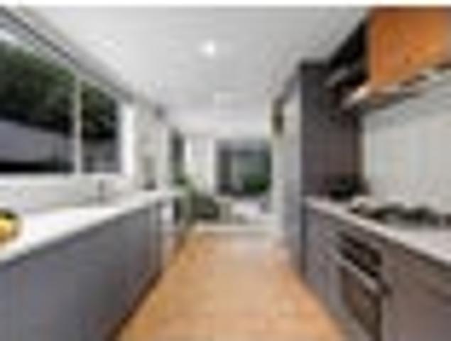 Townhouse for rent in Whangaparaoa