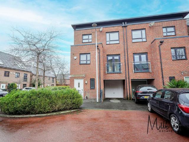 House for rent in Lower Broughton, Salford