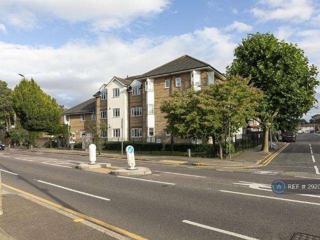 House for rent in Rush Green, Greater London