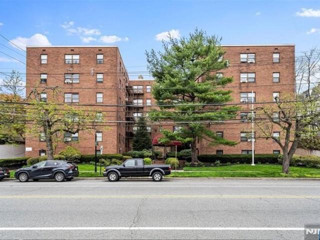 Condo for sale in Rutherford, New Jersey