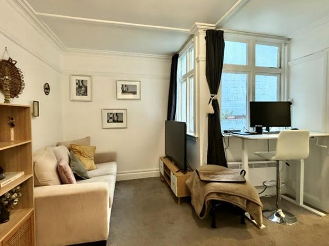 Apartment for rent in Oriental Bay, Wellington