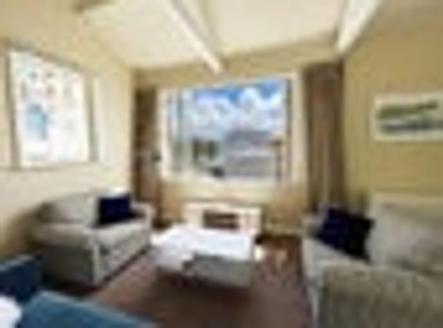 Townhouse for rent in Oriental Bay