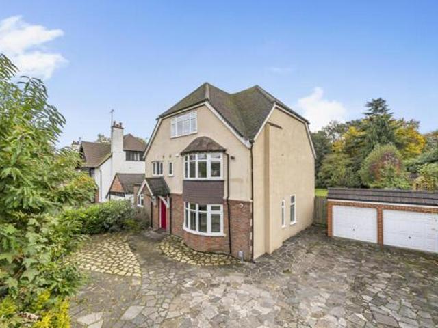House for sale in Horsell, Woking