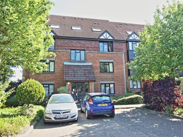Apartment for rent in Horsell, Woking