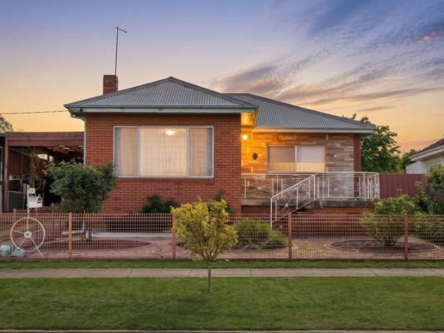 House for sale in Queanbeyan