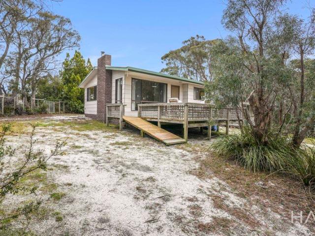 House for sale in Binalong Bay, Tasmania