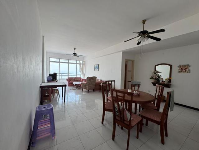 Condominium for sale in Malaka