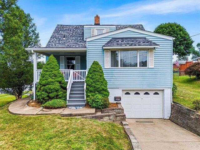 House for sale in Aliquippa