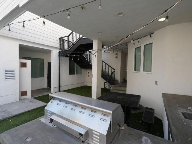 Apartment for rent in Canoga Park, California