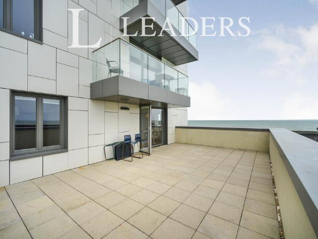 Apartment for rent in Roedean