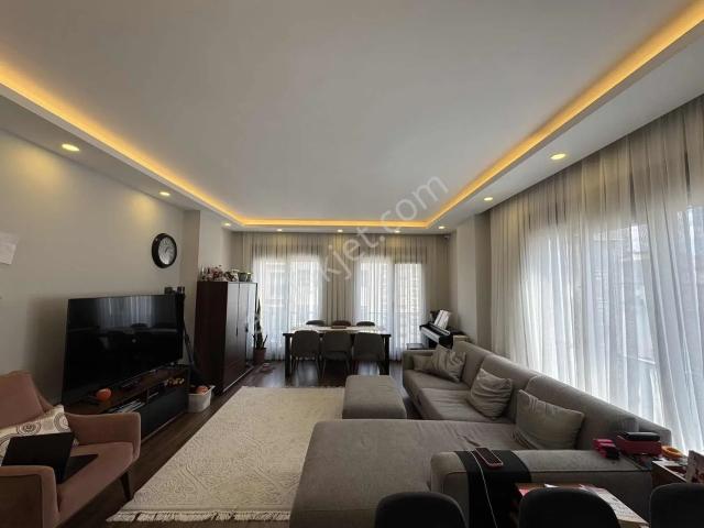Göztepe Mahallesi, Kadıköy içerisinde satılık mülk