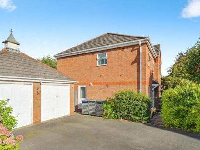 House for sale in Kettlebrook, Staffordshire