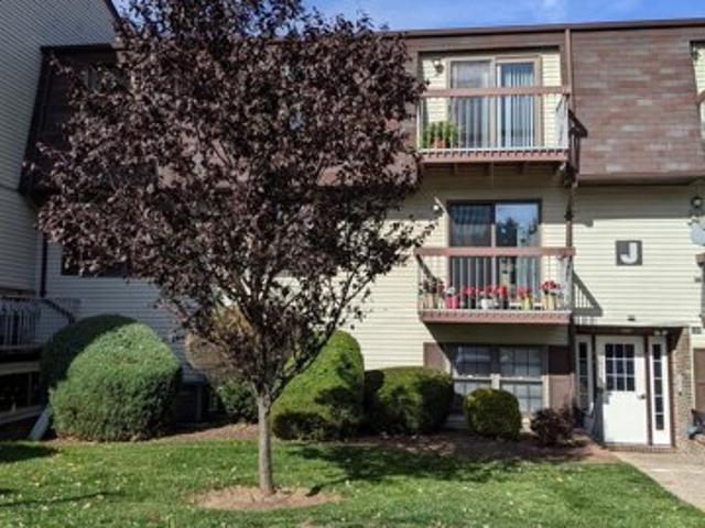 House for sale in Edison, New Jersey