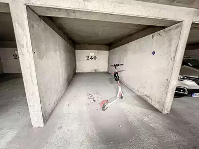 Garage location à rue Royale, Orléans