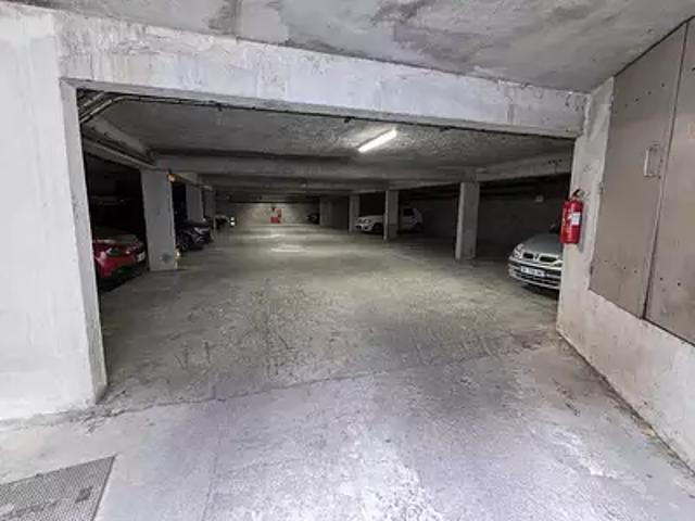 Garage location à rue Royale, Orléans