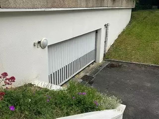 Garage location à rue Royale, Orléans