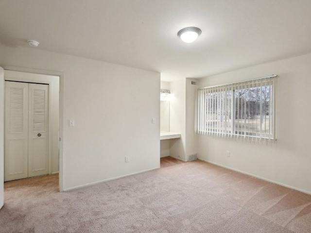 Apartment for rent in Woodhaven, Michigan