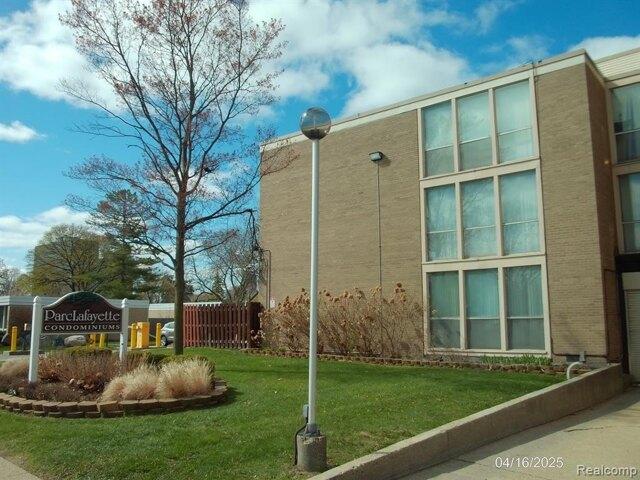 Condo for sale in Detroit