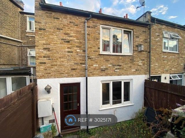 Studio for rent in East Greenwich, Greater London