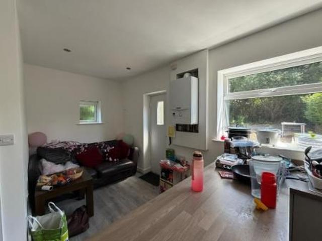 Room for rent in Poolfields, Butterton