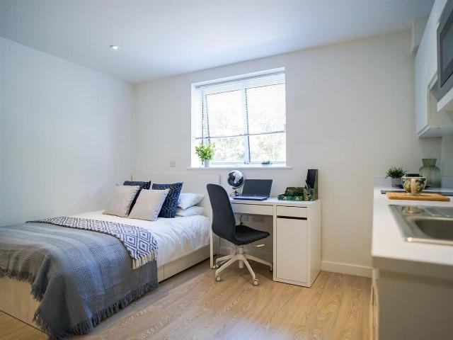 Studio for rent in Poolfields, Butterton