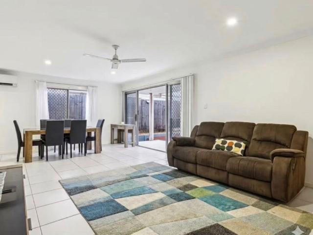 Room for rent in Ormeau Hills, Gold Coast City