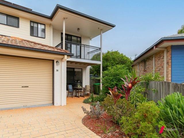 Townhouse for sale in Toombul, Queensland