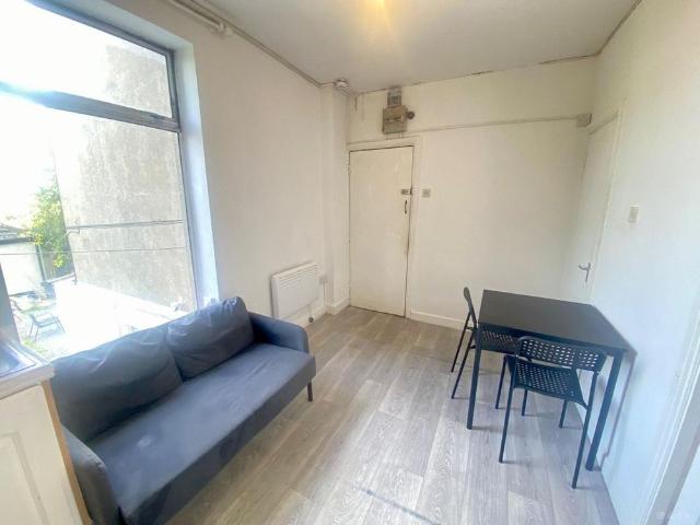Apartment to rent in Bluebell, North Tipperary