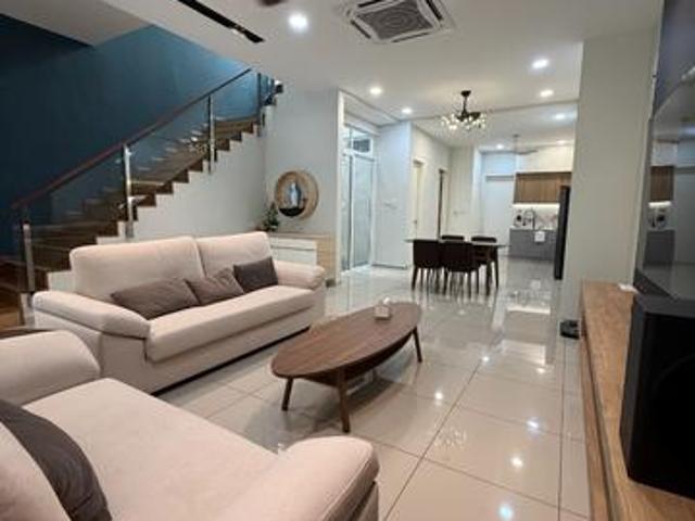 Terraced House for rent in Malaka