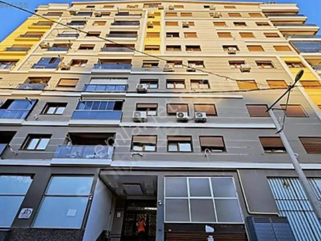 Karşiyaka, İzmir içerisinde kiralık mülk