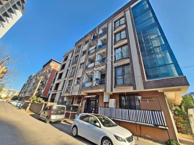 Karşiyaka, İzmir içerisinde satılık mülk