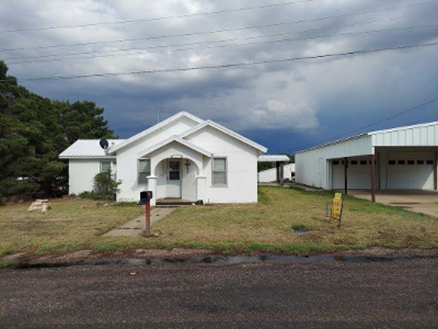 House for sale in Clarendon, Texas