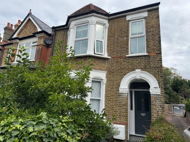 Apartment for rent in Winchmore Hill, Edmonton