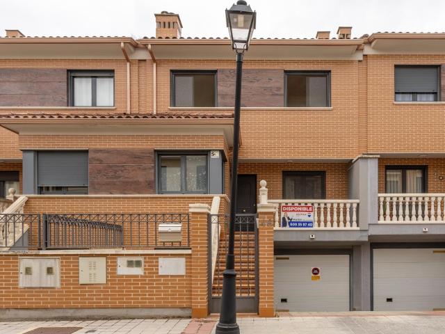 Casa en venta en Laguna De Duero, Castilla y León