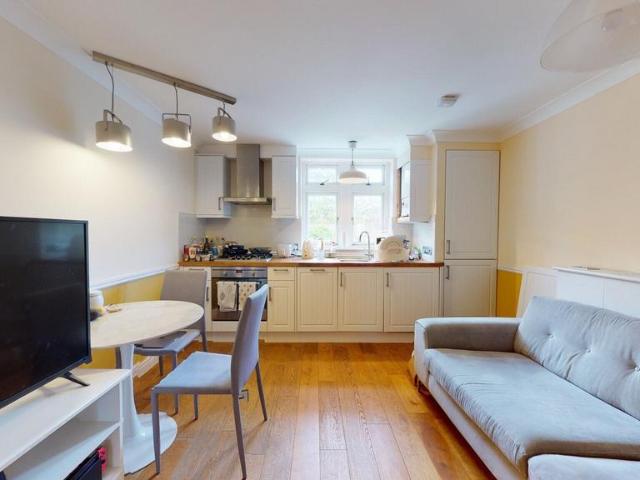 Apartment for rent in Bayswater, Greater London